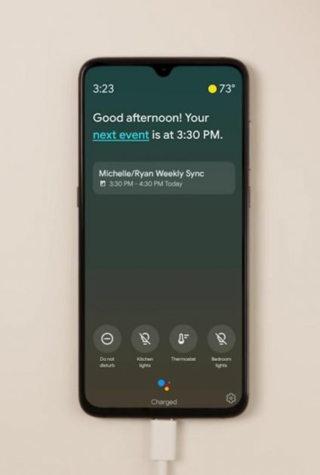 الميزة ستسمح لك بمشاهدة صور جوجل و تشغيل الموسيقى و التحكم في أجهزتك المنزلية الذكية