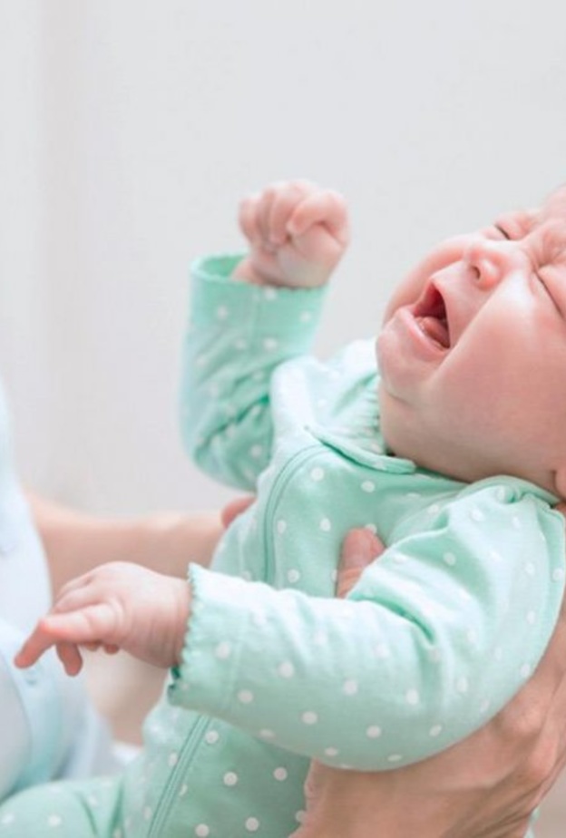 اعراض واسباب الامساك عند الرضع في الشهر الاول وطرق علاجه