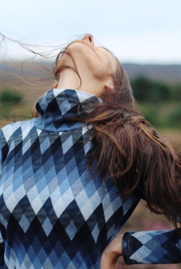  الاتكال على تمارين بسيطة يجنب المرأة السائقة التعرض لآلام الظهر والرقبة