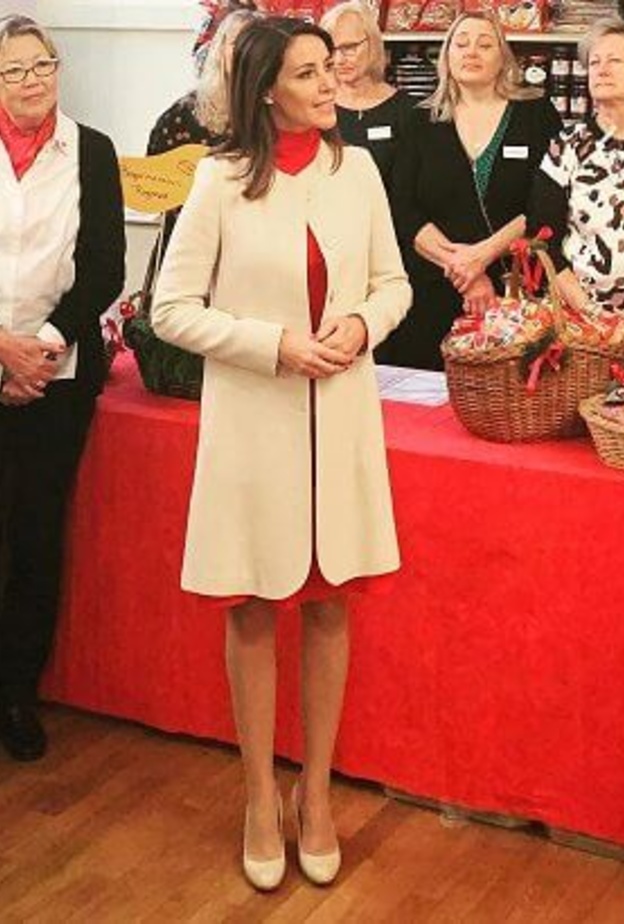  افتتحت الأميرة ماريا أميرة الدنمارك ذات الأصول الفرنسية سوق أعياد الميلاد