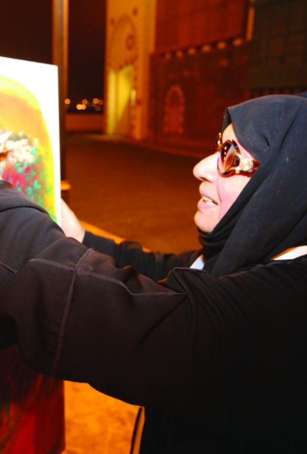 التشكيلية نوال مصلي تقيم معرضها الشخصي 23 