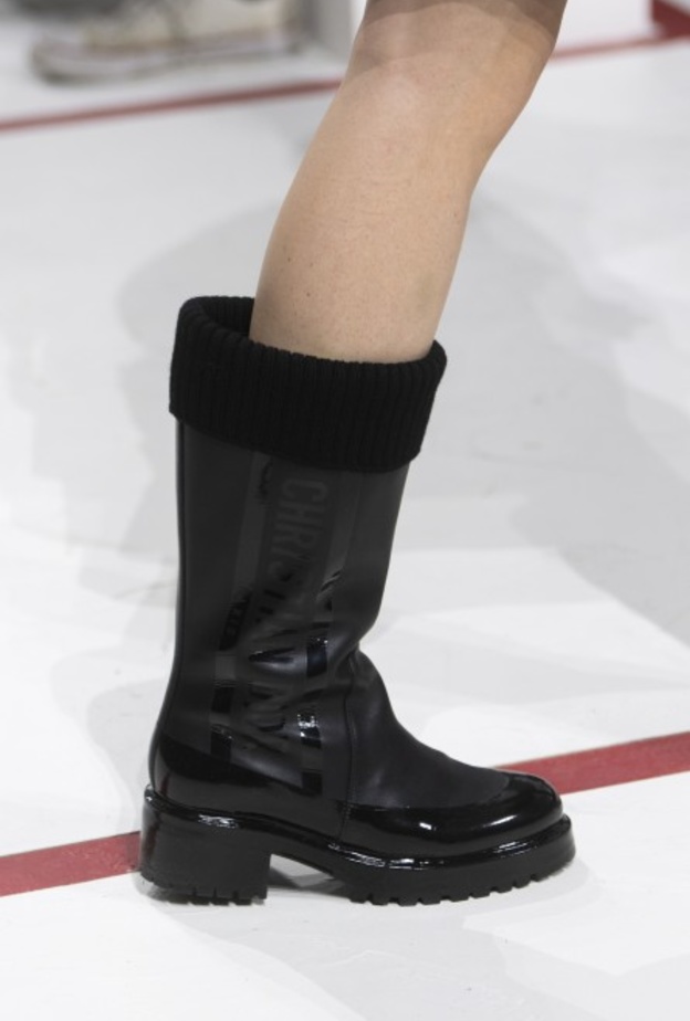  موضة احذية شتاء 2020 للبنات في الجامعة بأسلوب البوت من Louis Vuitton