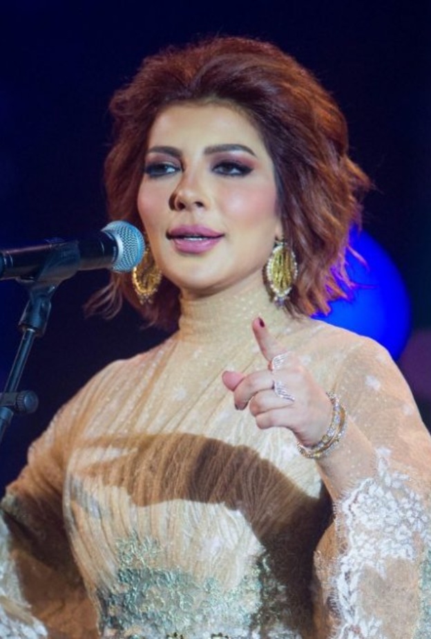 اصالة نصري بدا وجهها منتفخا بفعل عمليات التجميل