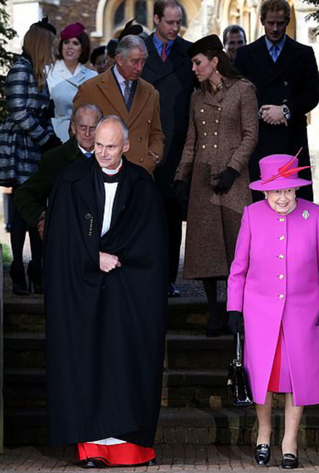 الأمير تشارلز اجتمع مع والده لمناقشة أزمة الأمير أندرو