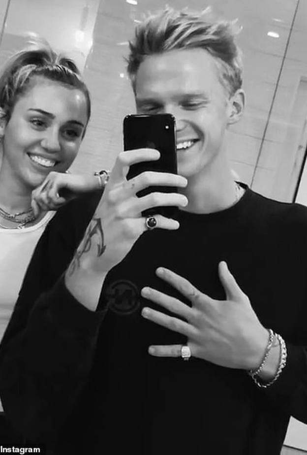 مايلي سايرس وكودي سيمبسون