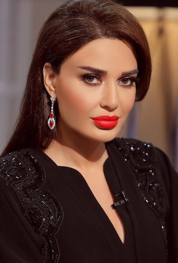 سيرين عبد النور ركزت على احمر الشفاه الصارخ