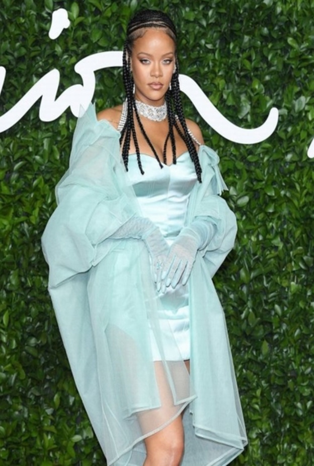 جيورجيو أرماني يستلم جائزته 