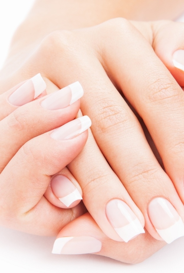  إضافة الفيتامين إلى الطلاء المفضل لك لحماية الاظافر