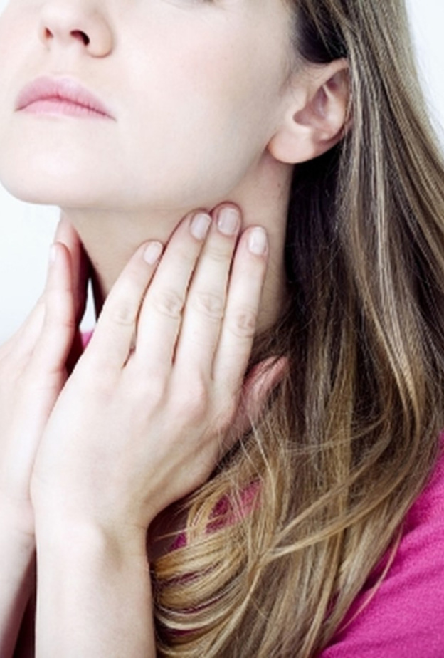  التهاب اللوز الصديدي سببه البكتيريا والفيروسات