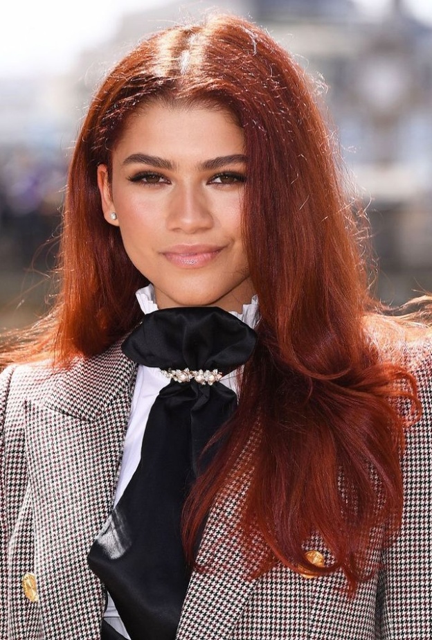 الوان صبغات شعر زهرية موضة شتاء 2020 على طريقة Ashlee Simpson