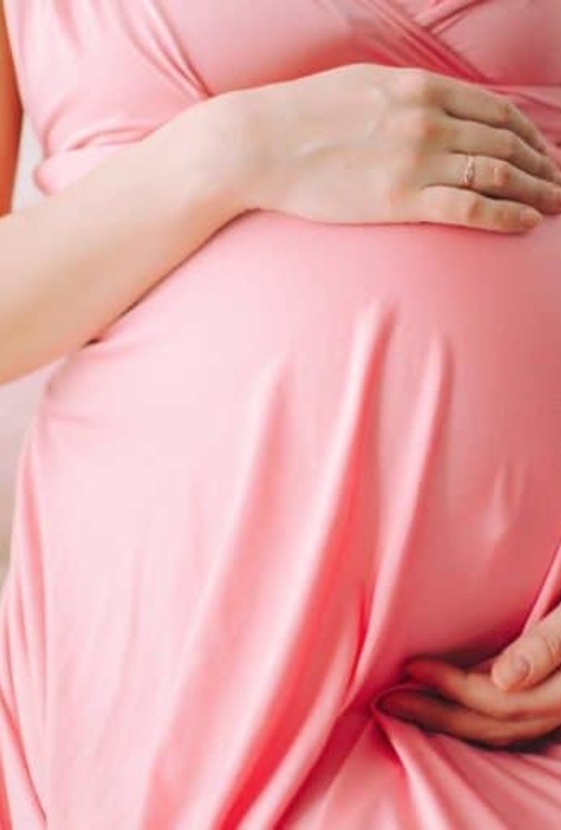 معلومات عن افرازات بداية الحمل وكيف شكلها ولونها