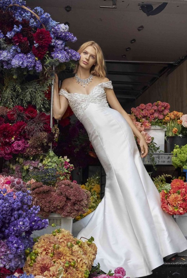 فساتين ريم عكرا