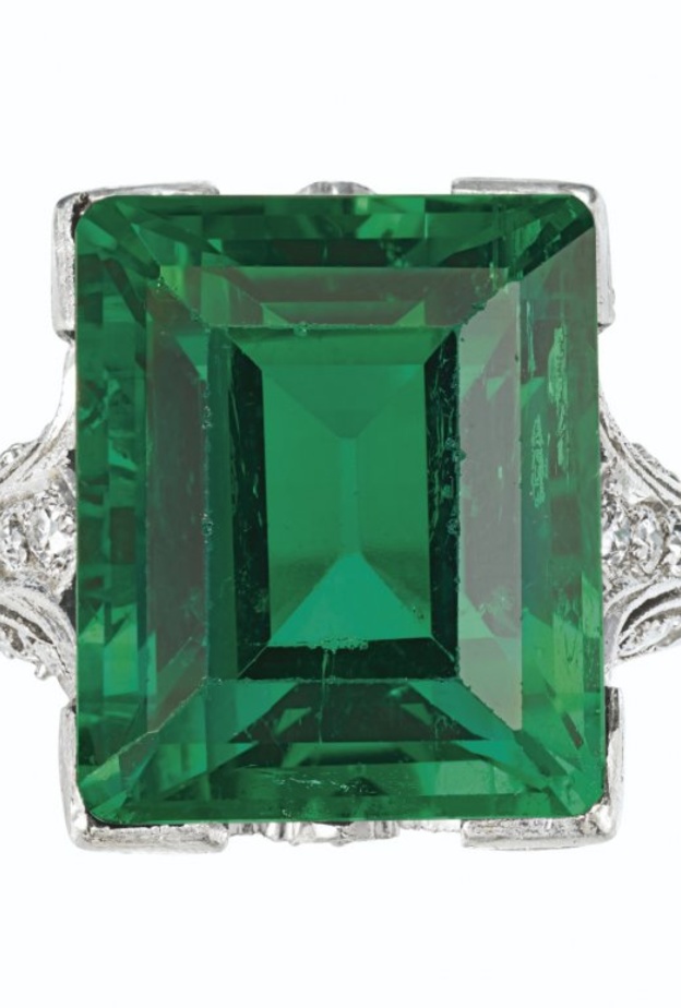  خاتم بيل ايبوك من تيفاني مع حجر زمرد