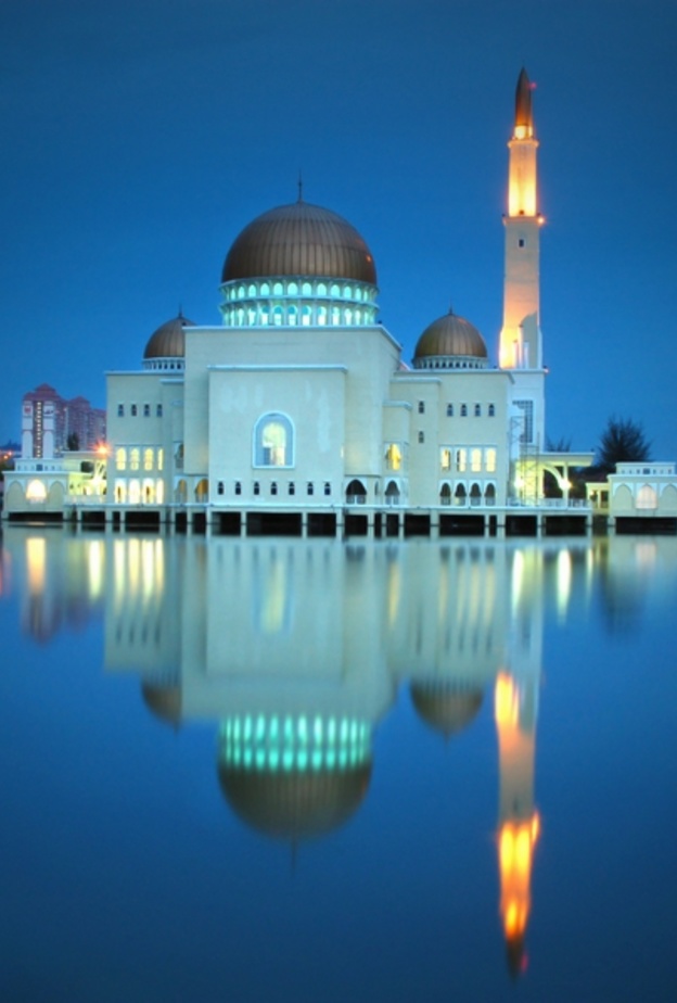 Royal Regalia - يياكتشفوا شهر العسل في بروناي