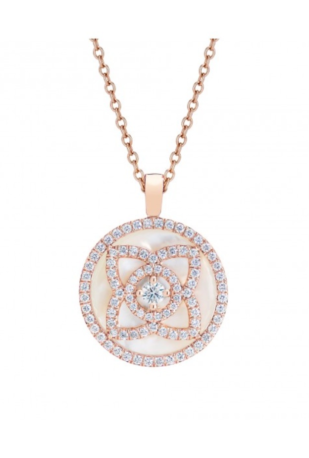 أقراط من فان كليف اند آربلز Van Cleef & Arpels