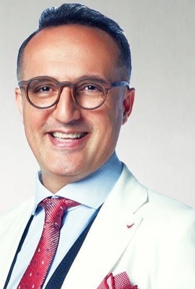 الإعلامي شريف مدكور