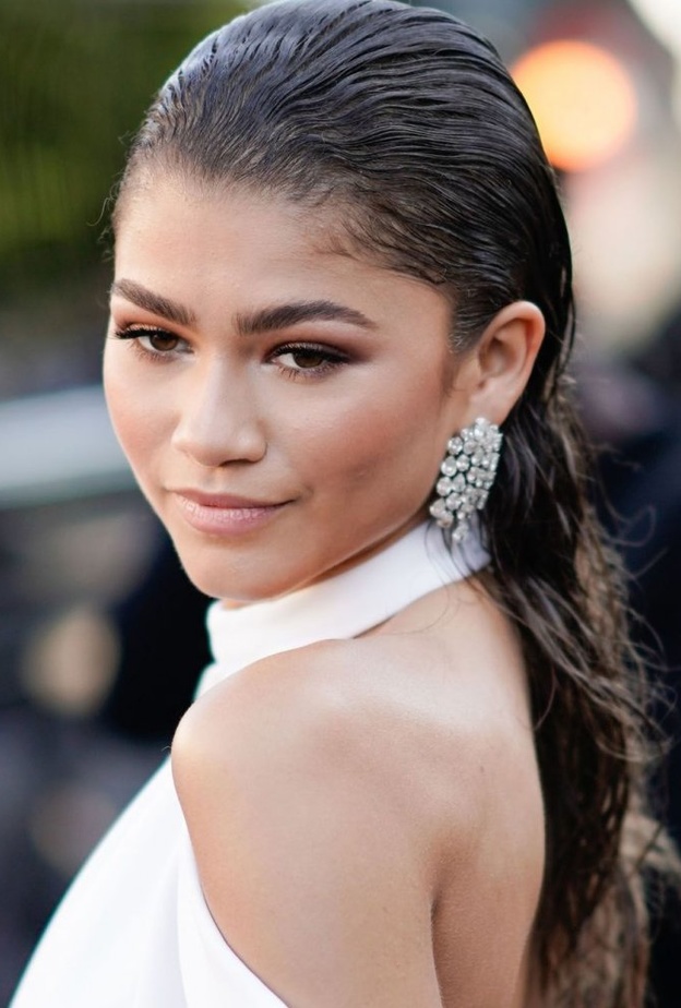 تسريحات شعر مبللة 