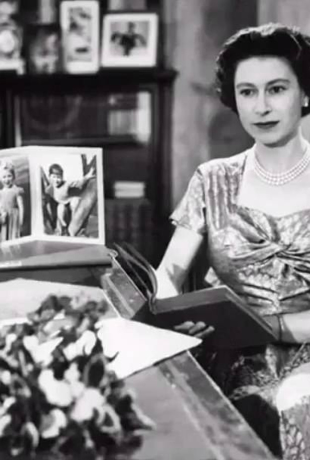 الصفحة الرسمية للعائلة المالكة البريطانية تنشر فيديو نادر للملكة