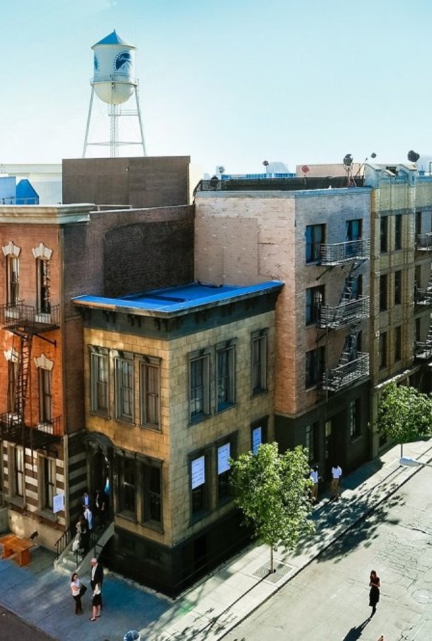 استديو Backstage Magic من ديزني