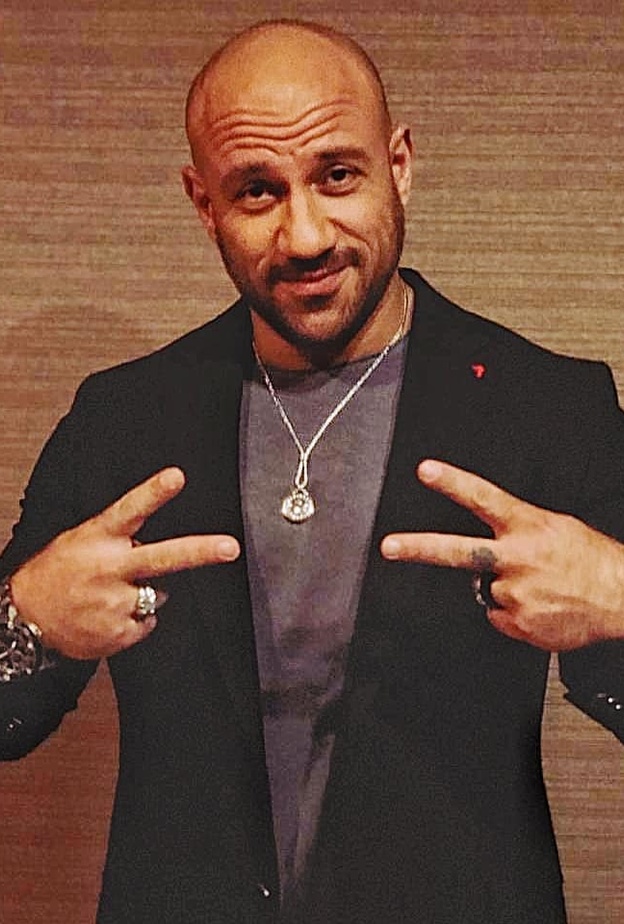 الفنان أحمد مكي