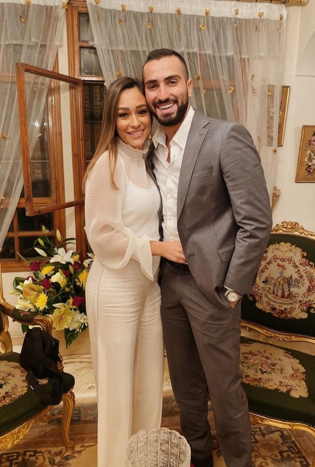 محمد الشرنوبي وخطيبته الجديدة