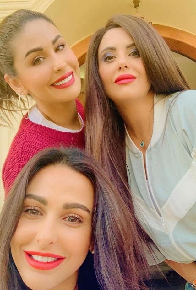 مي سليم وشقيقتيها يعايدن الجمهور بأسلوب مبتكر