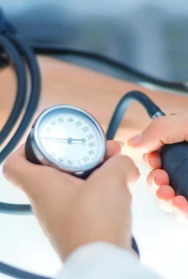 الغذاء الصحي يساهم في خفض ضغط الدم.