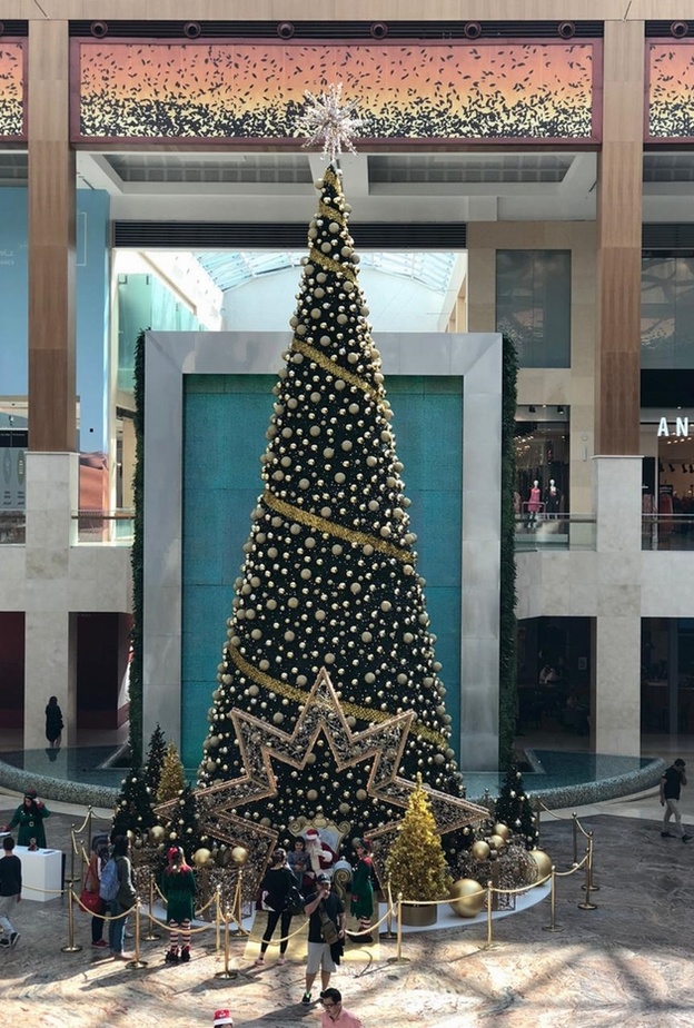 باقة مذهلة من العروض من ياس مول لمناسبات نهاية العام