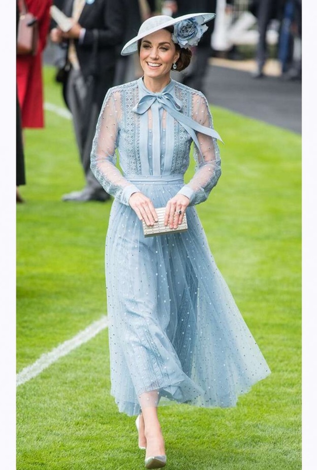 اطلالة كيت بفستان زهري من تصميم Stella McCartney