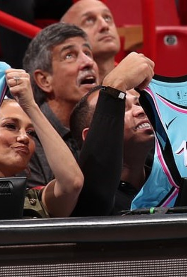 جينيفر لوبيز و أليكس رودريجيز