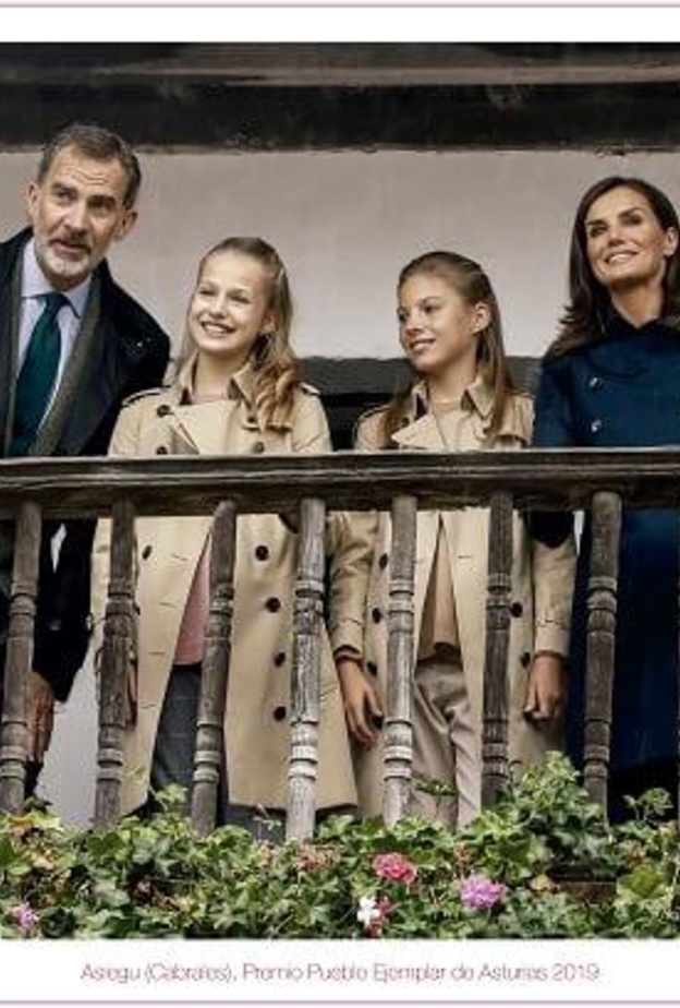 صورة العائلة الإسبانية المالكة الرسمية