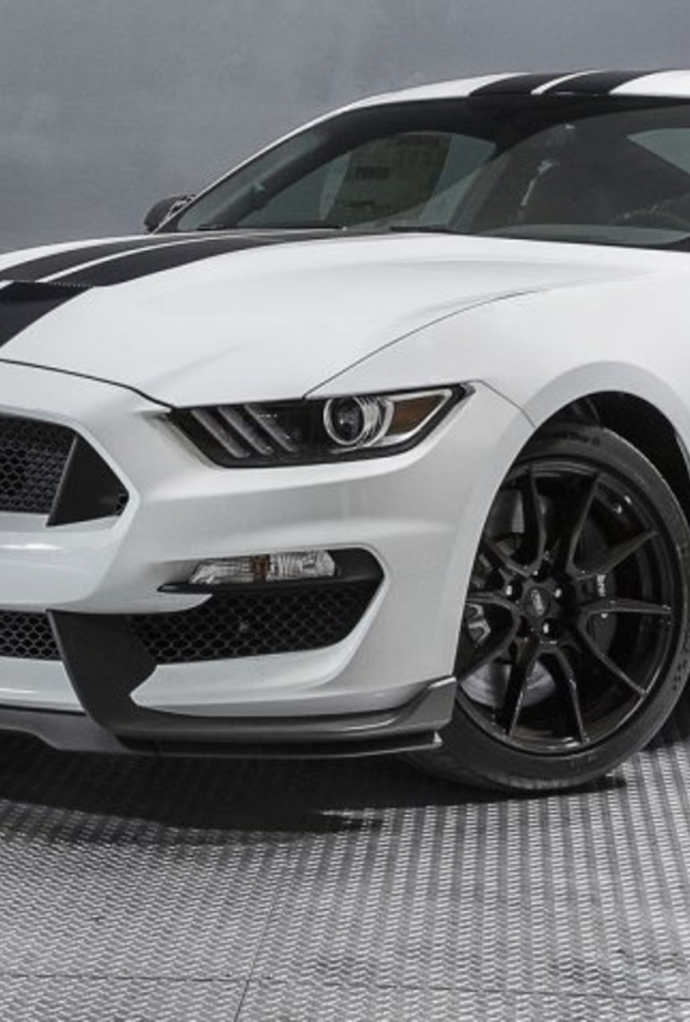 أفضل 10 سيارات في عام 2019