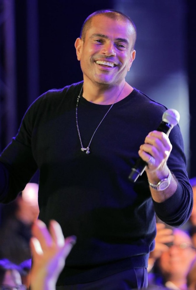 عمرو دياب يتألق في حفله الثاني في موسم الرياض