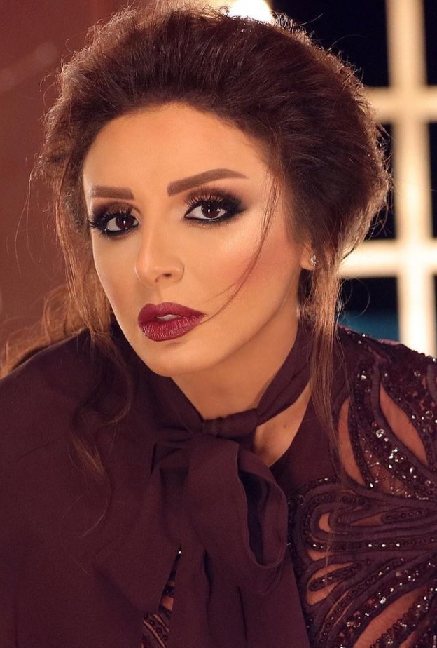 اعتمدي مكياج خطوبة سموكي رائع ومناسب لإطلالة رائعة يوم خطوبتك