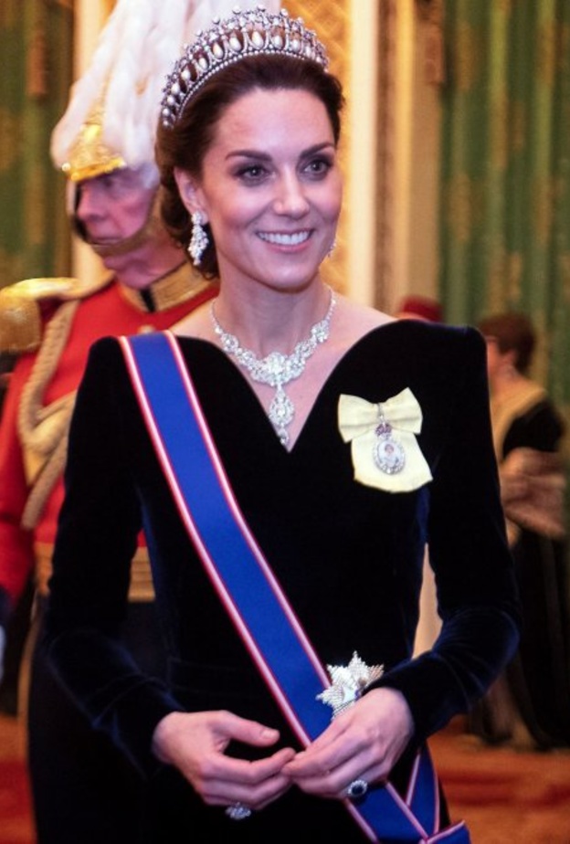 أقراط الدوقة كيت ميدلتون