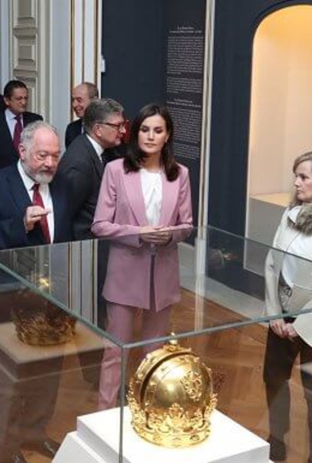 الملكة ليتيزيا تزور معرض جديد في القصر الملكي