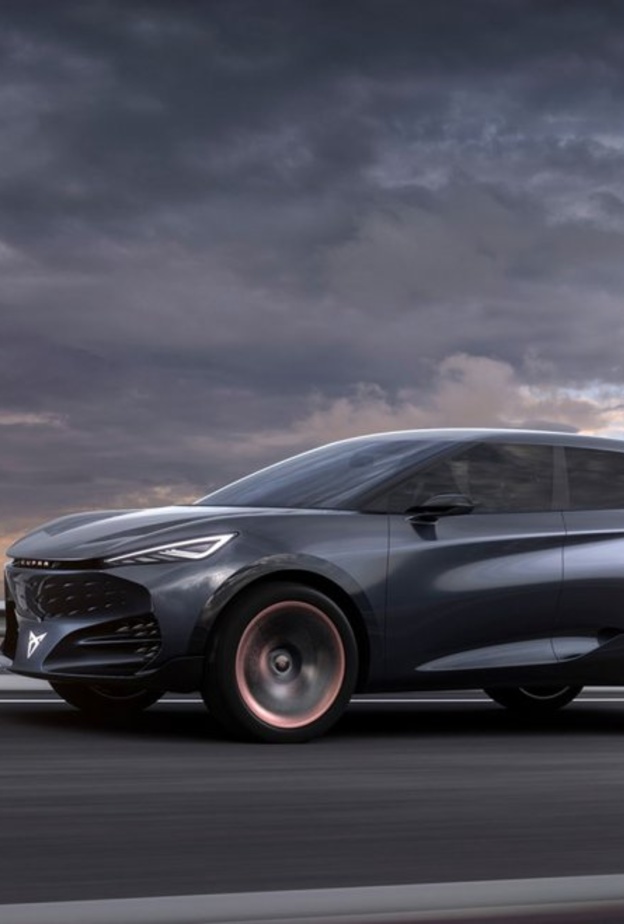 Lexus تدشن حقبة السيارات الكهربائية مع طرازها UX 300e