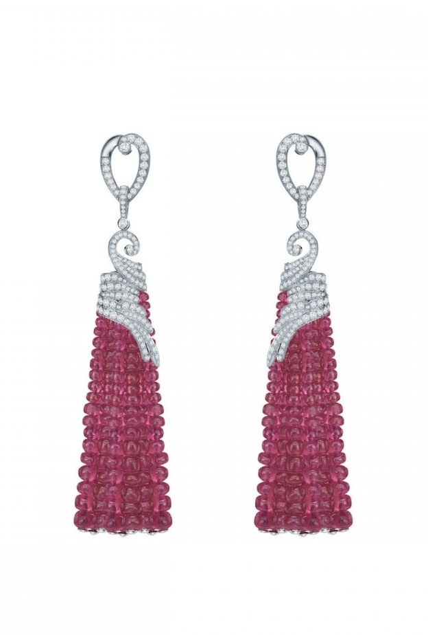 اقراط متدلية