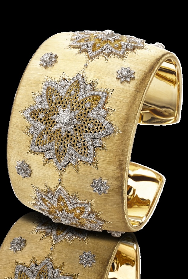 اساور ذهب للعرايس من دار Buccellati