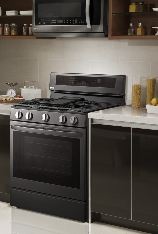 تجربة طهي منزلية مُطوّرة تقنية Air Fry مع ميزة INSTAVIEW للأفران المتصلة من إل جي