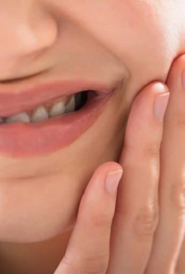  آلام الظهر والأسنان