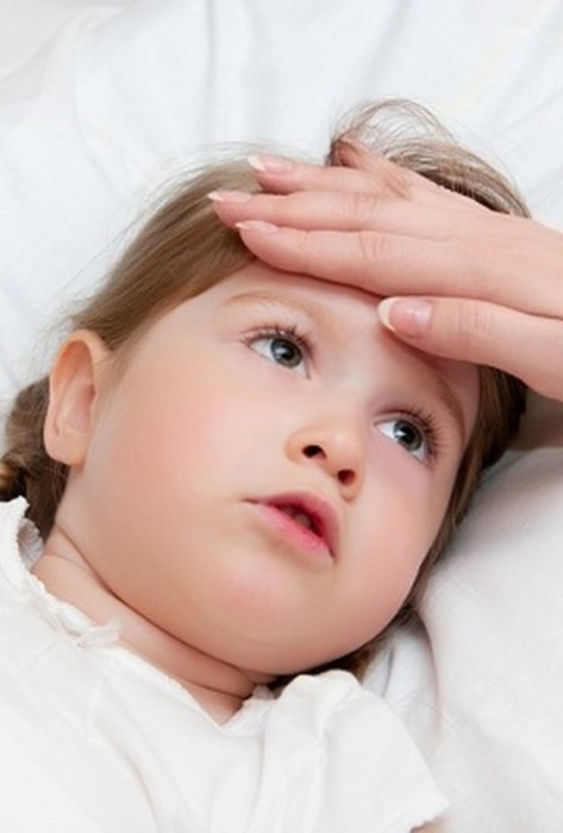  طرق خفض حرارة الطفل بسرعة دون دواء