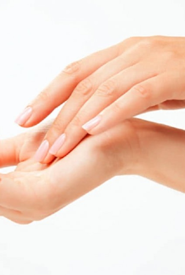 تخلصي من تشقق الايدي في فصل الشتاء بطرق طبيعية