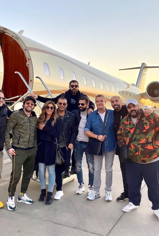 عمرو دياب مع دينا الشربيني والنجوم في كواليس ختام مهرجان ميدل بيست.. فيديو وصور