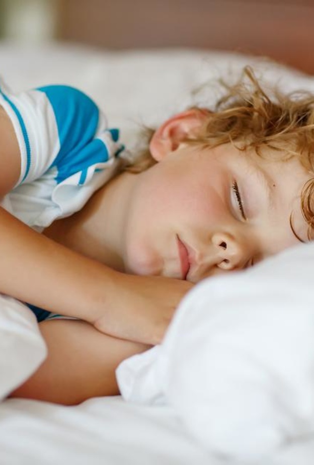 اسباب التبول اللاارادي عند الاطفال اثناء النوم وطرق علاجه