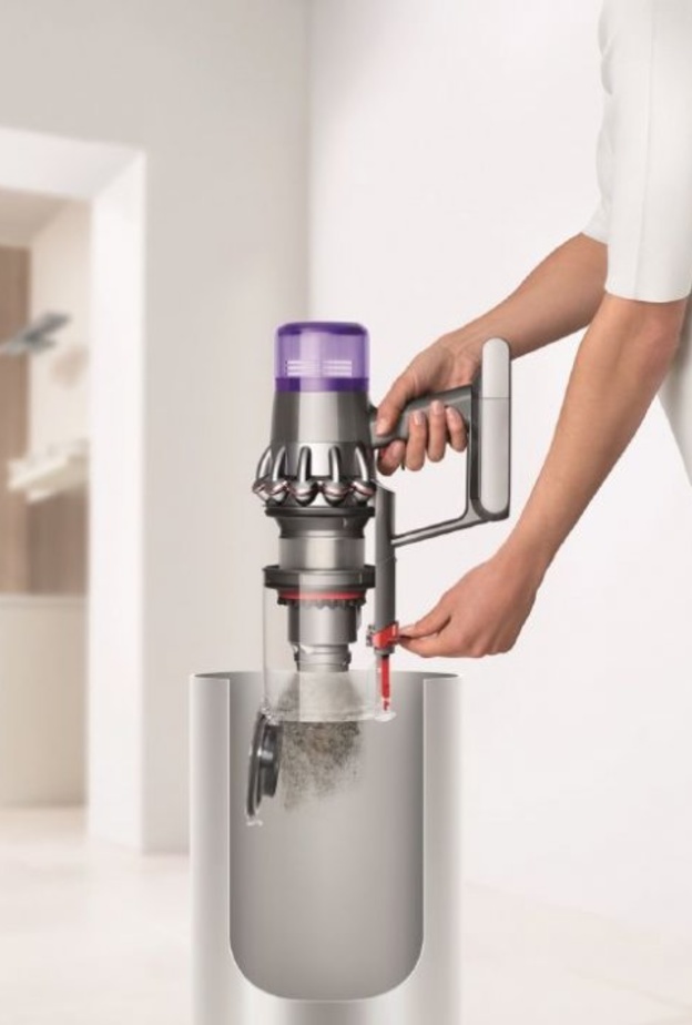 V11 من Dyson مكنسة عمودية لا تضاهى!