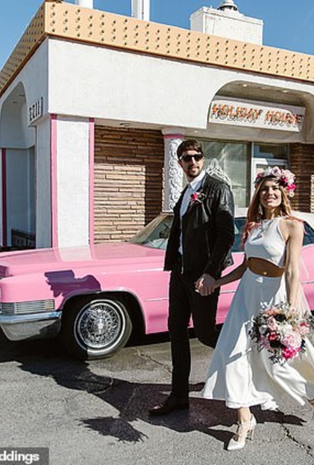 التزمت العروس في الزفاف ان تعتني بنفسها