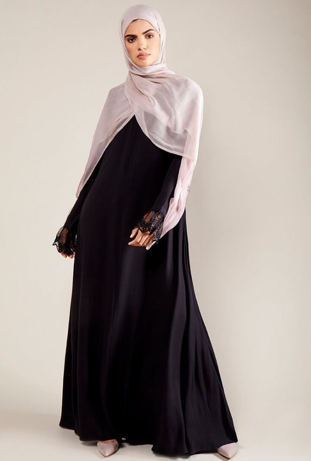 اختاري العباية الشبابية باللون الرمادي من اندماج