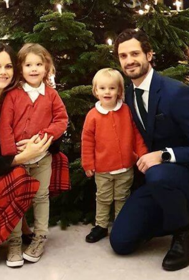 الأمير كارل فيليب والأميرة صوفيا ينشران صورة عائلية جديدة بصحبة طفليهما