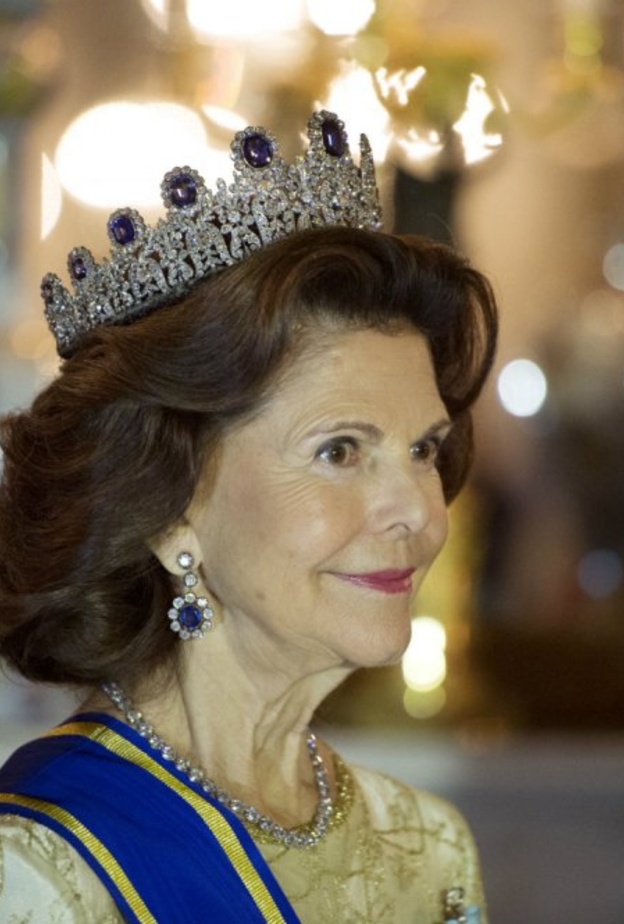  الملكة سيلفيا تحتفل بعيد ميلادها السادس والسبعين